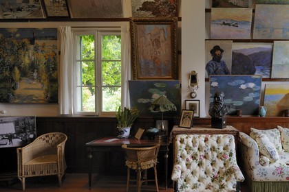 France, Eure (27), Giverny, la maison de Claude Monet, le premier atelier transformé en salon et salle de présentation de son vivant
