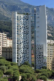 Principality of Monaco, Monaco, La Condamine district, Princesse Antoinette park and the Simona building designed by architect Jean-Pierre Lott