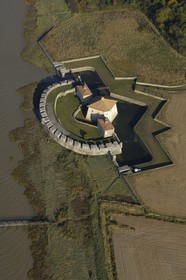 France, Charente-Maritime (17), Fort Lupin au bord de la Charente (vue aérienne)