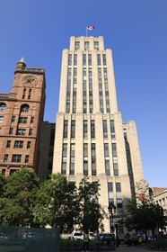 Canada, province de Québec, Montréal, quartier du Vieux-Montréal, le Vieux-Port, immeuble de la place d'arme
