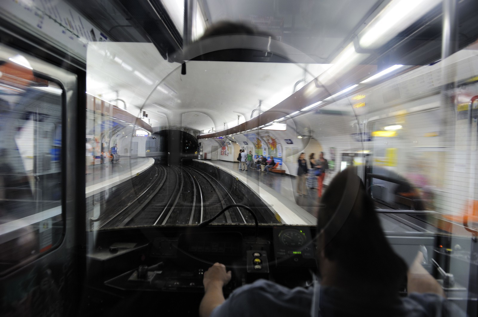France, Paris (75), voyage dans le metro parisien