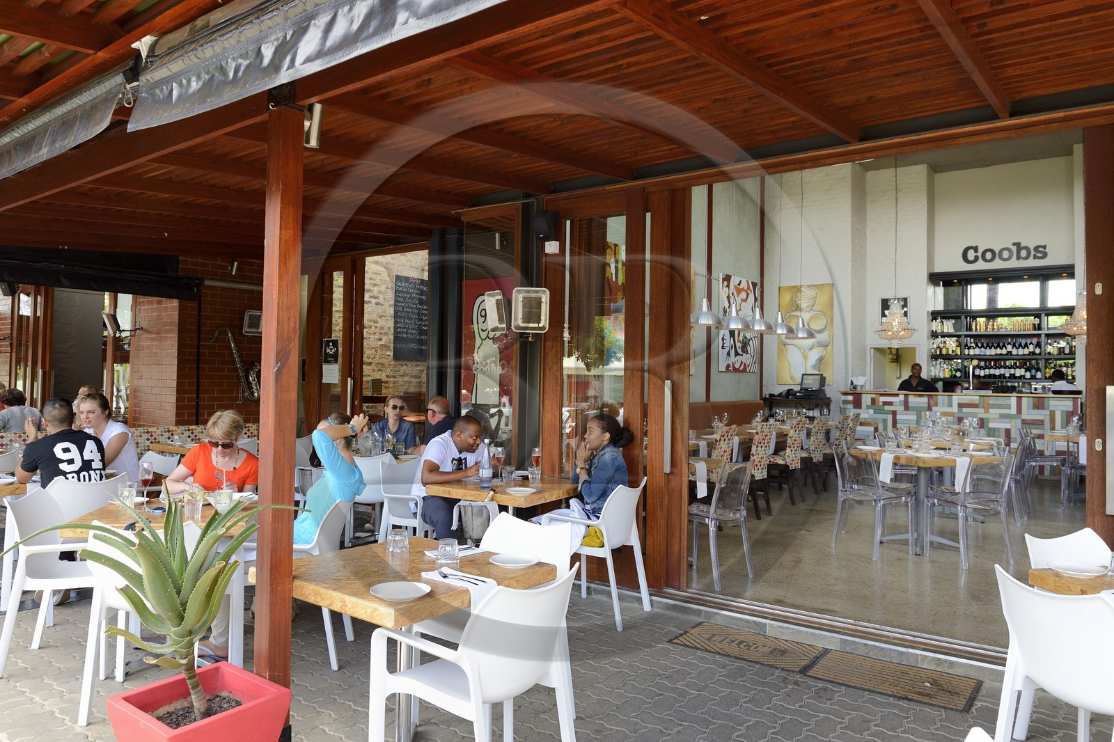 Afrique du Sud, province de Gauteng, Johannesburg, 4e Avenue dans le quartier de Parkhurst, l'un des hauts lieux de Johannesburg pour diner et faire du shopping