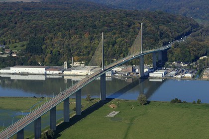 France, Seine-Maritime (76), Caudebec-en-Caux, Pont de Brotonne (vue aérienne)