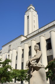 France, Rhône (69), Villeurbanne, ensemble architectural des gratte-ciel construit de 1927 à 1934, l’hôtel de Ville sur la place Lazare Goujon