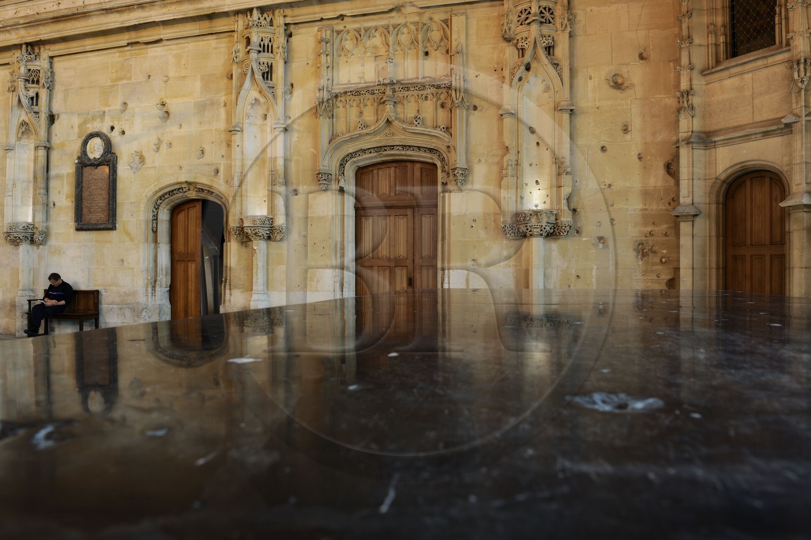 France, Seine-Maritime (76), Rouen, le Palais de justice de Rouen est l'ancien Parlement de Normandie, salle des procureurs, table dite de Corneille