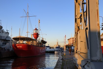 Sweden, Västra Götaland, Göteborg (Gothenburg), Maritiman’s fleet of ships in the old port, Lightship n°29 the Fladen was built in 1915 at the Bergsund shipyard in Stockholm