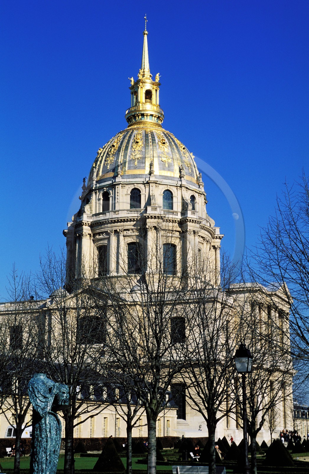 France, Paris (75), l' hôtel des Invalides, église du dôme et le monument aux victimes du terrorisme