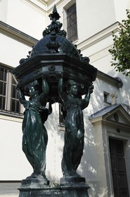 France, Paris (75), fontaine Wallace place du Docteur Lobligeois
