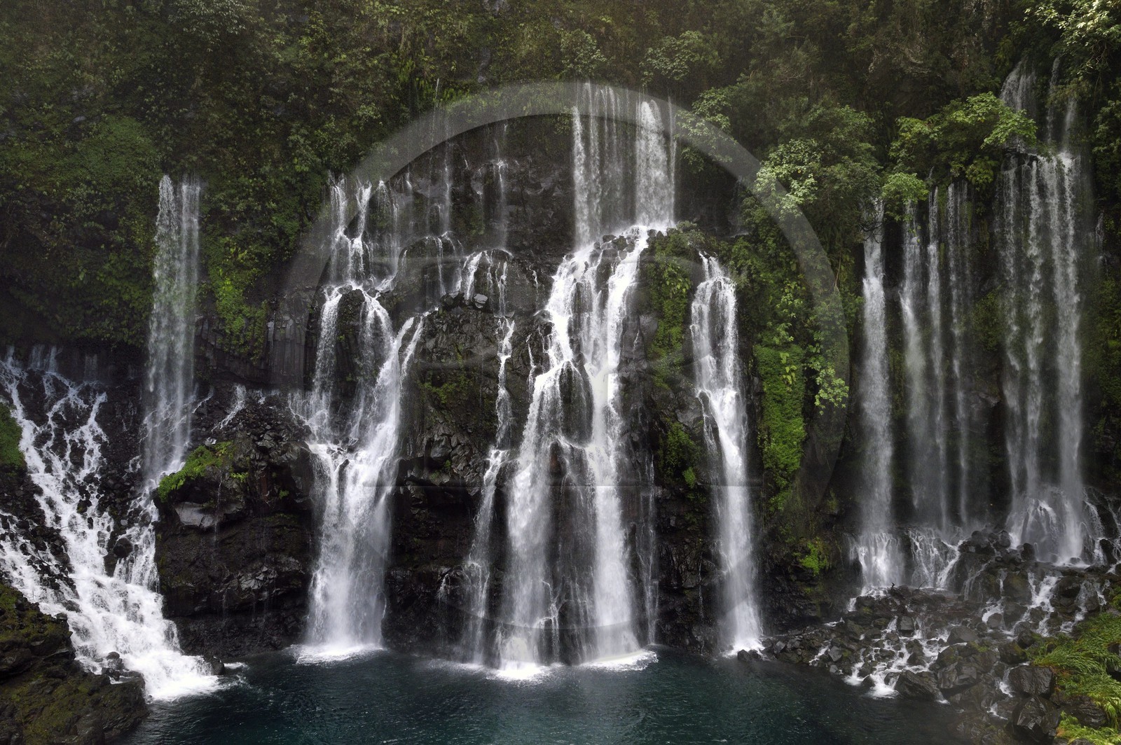 France, Ile de la Reunion, Saint Joseph, rivière Langevin sur les flanc du Volcan Piton de la Fournaise, cascade de Grand Galet ou cascade Langevin