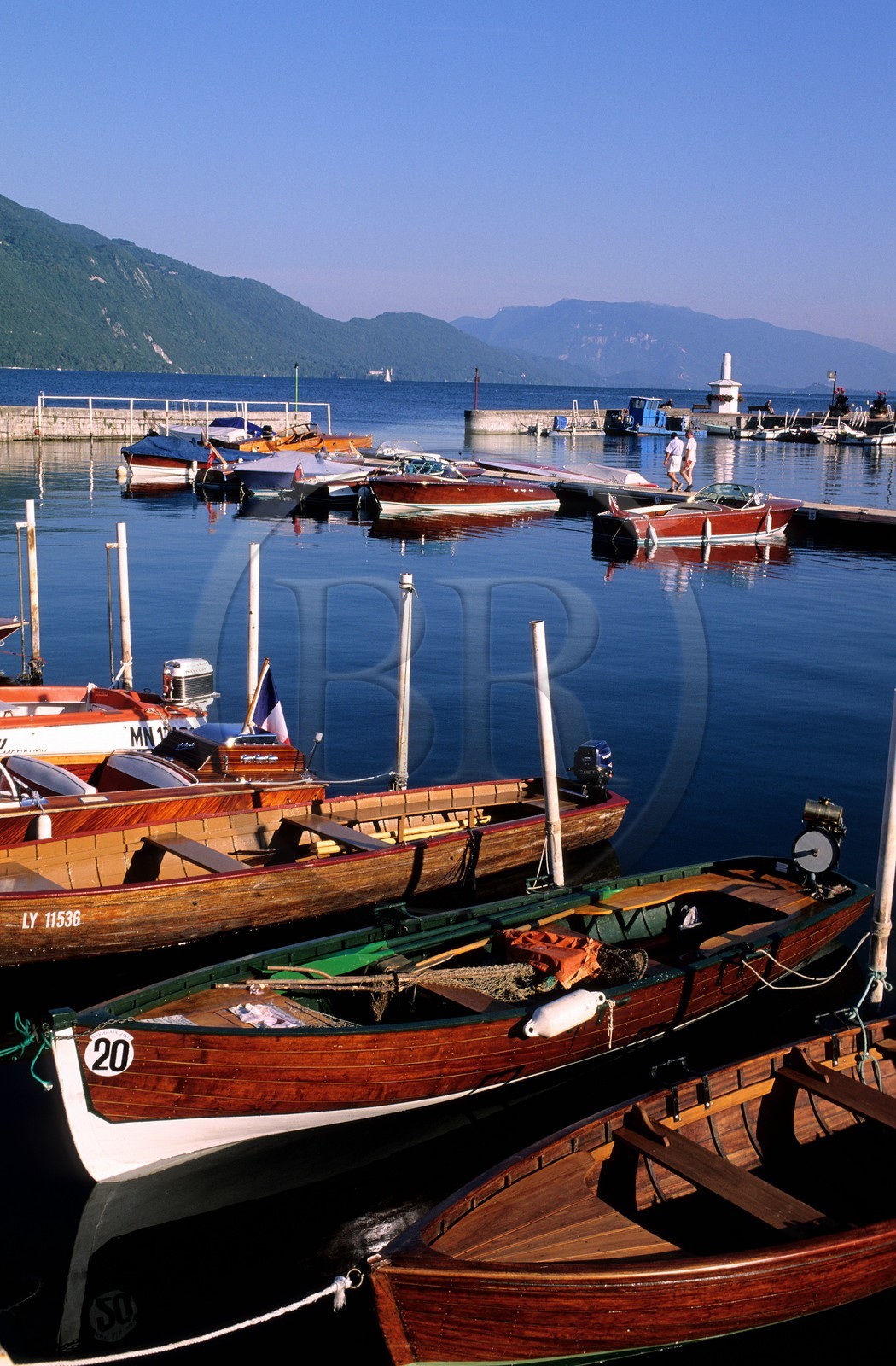 France, Savoie (73), port d'Aix-les-Bains au bord du lac du Bourget