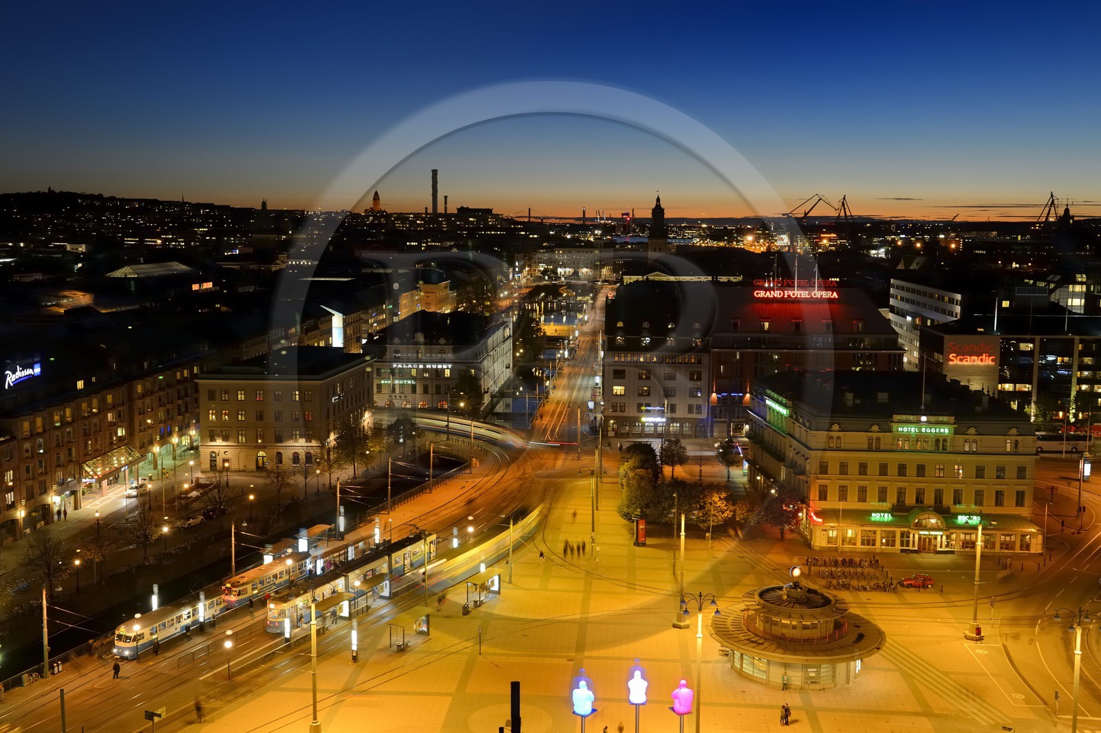 Suède, Västra Götaland, Göteborg (Gothenburg), la place Drottningtorget et le port vue depuis le Clarion Hotel Post