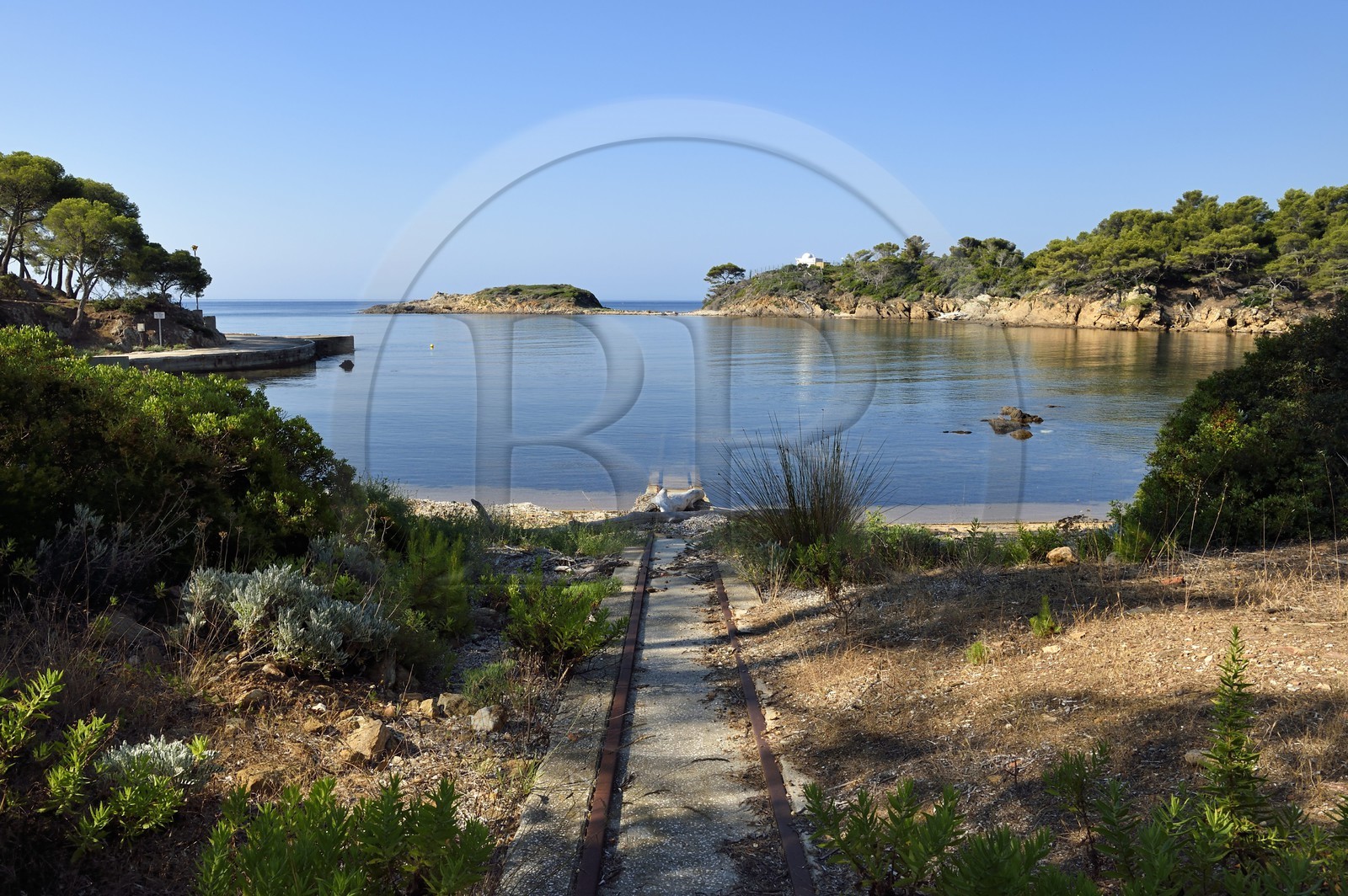 France, Var (83), Iles d'Hyères, Parc national de Port Cros, Ile du Levant, zone militaire, plage et ancien petit port de Liserot