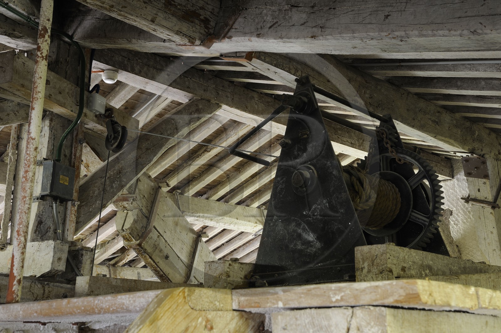 France, Yvelines, Chateau de Versailles, listed as World Heritage by UNESCO,  above the Galerie des Glaces (Hall of Mirrors), winch of the chandelier from the Salon de la Paix
