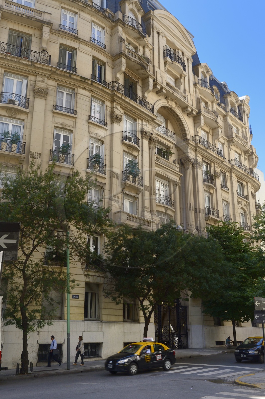 Argentine, Buenos Aires, quartier Retiro, immeuble de type haussmannien