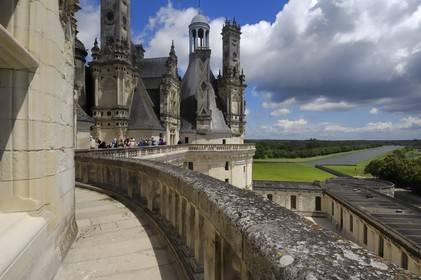France, Loir et Cher (41), Vallée de la Loire classée Patrimoine Mondial de l' UNESCO, château de Chambord, sur la terrasse du toit