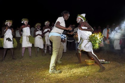 Gabon, province de Ogooué- Maritime, Omboué, région du Loango, danses traditionnelles Nkomi (Myènè)