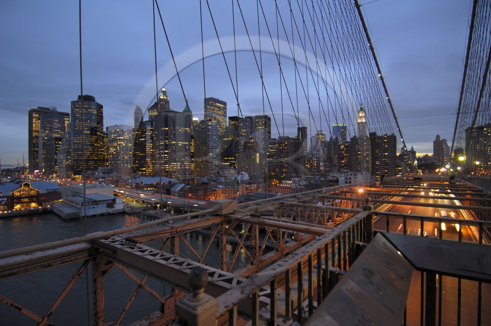 Etats-Unis, New York, Manhattan, le Pont de Brooklyn et le sud de Manhattan