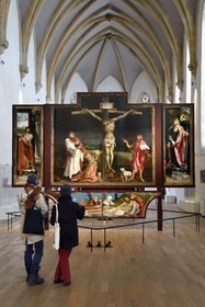 France, Haut-Rhin (68), Colmar, le musée Unterlinden, le retable d'Issenheim attribué à Grünewald, scène de la Crucifixion et Mise au tombeau