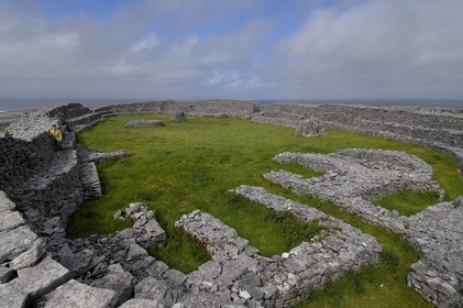 Republic of Ireland, County Galway, Aran Islands, Inishmaan, the dry stone fort of Dun Chonchuir (Dun Conor)