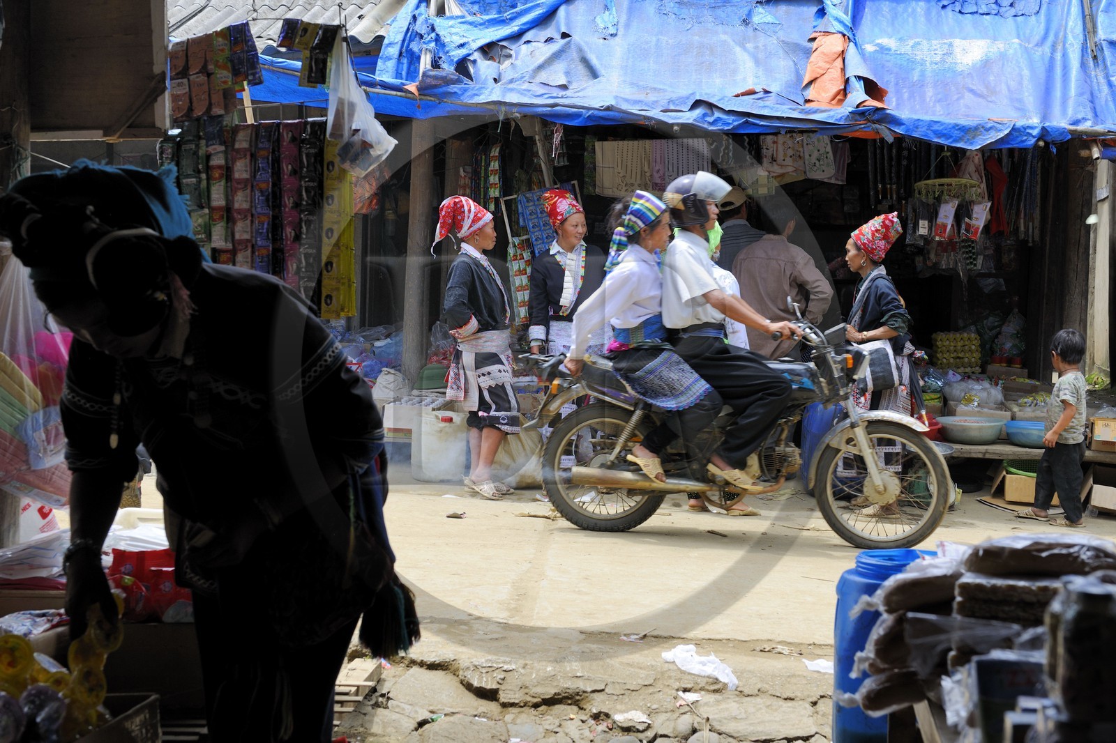 Vietnam, province de Lao Cai, région Nord-Ouest de Sapa, le marché multi-éthnique de Muong Hum