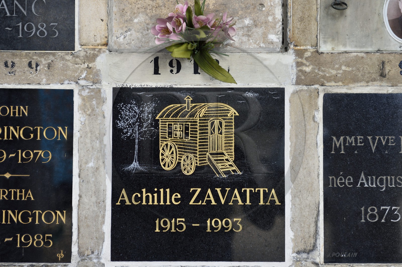 France, Paris (75), cimetière du Père-Lachaise, stèle du colombarium, Achille Zavatta