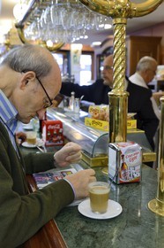 Espagne, Andalousie, Malaga, plaza de la Constitucion, le Café Central