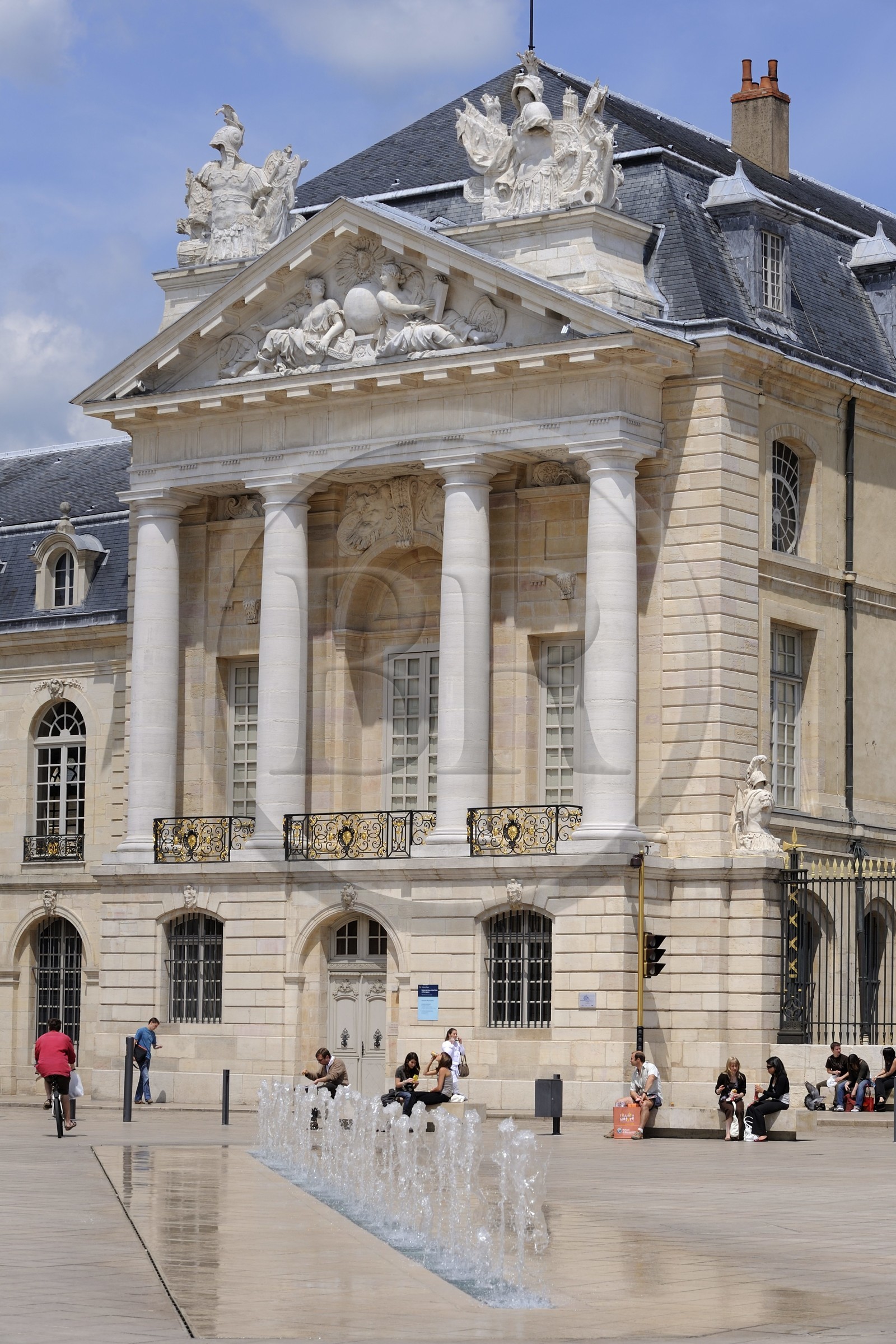 France, Côte d'Or (21), Dijon, Palais des Ducs et la place de la Libération