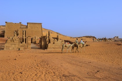 Egypte, Haute Egypte, Lac Nasser, désert de Nubie, temple de Ouadi es-Seboua ou vallée des lions