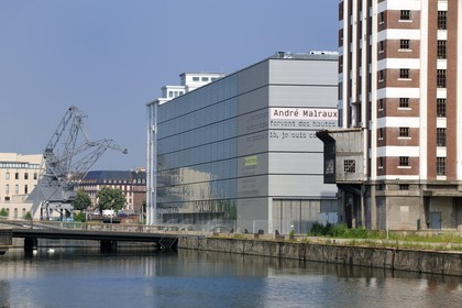 France, Bas-Rhin (67), aménagement du port du Rhin et reconversion du môle du Bassin d’Austerlitz, la médiathèque André Malraux