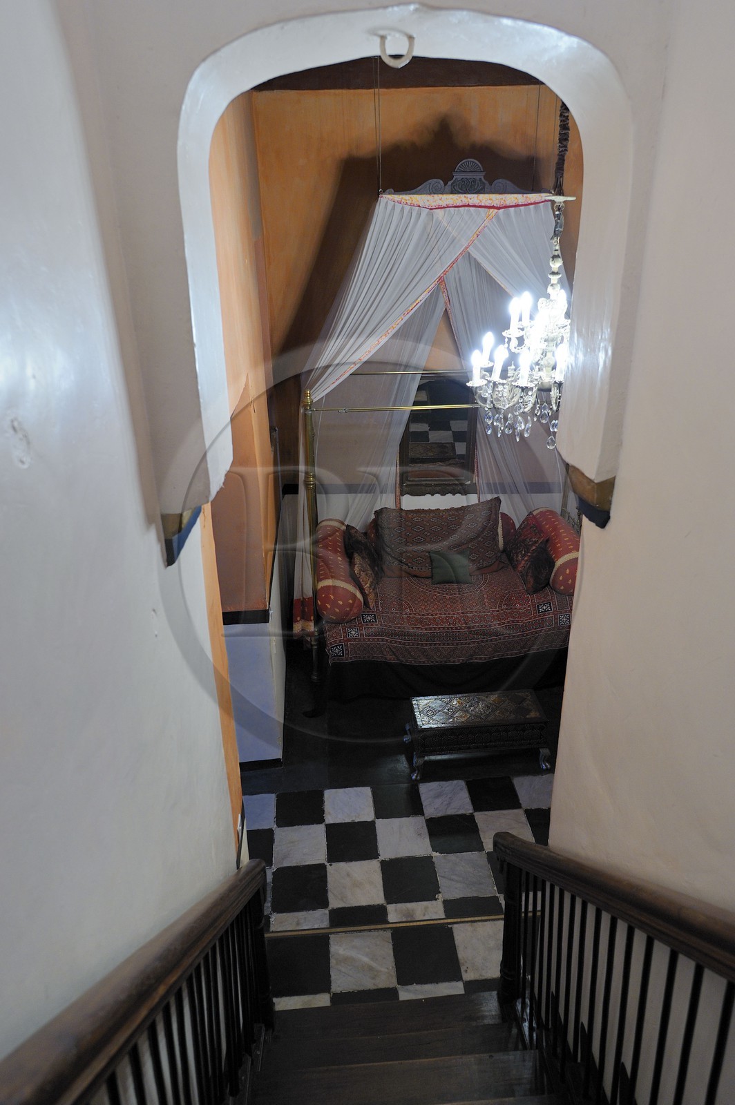 Tanzanie, archipel de Zanzibar, île de Unguja (Zanzibar), ville de Zanzibar, quartier Stone Town, classé Patrimoine Mondial de l' UNESCO, l’hôtel de charme 236 Hurumzi dans une maison traditionnelle