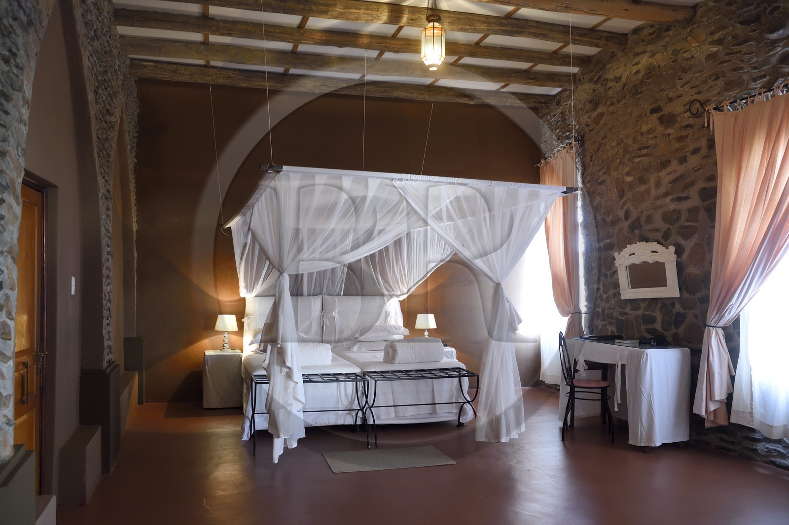 Namibie, région de Hardap, désert du Namib à l'Est du parc national Namib Naukluft vers Sossusvlei, l'hotel Mirage Resort & Spa