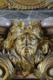 France, Yvelines (78), château de Versailles, classé Patrimoine Mondial de l'UNESCO, Salon d'Hercule, détail de la cheminée