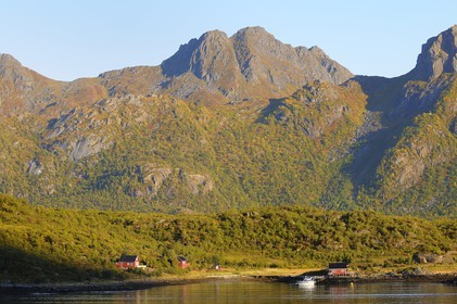 Norvège, Nordland, Iles Lofoten, le Raftsundet, détroit qui sépare Austvagoy de l'île d'Hinnoya