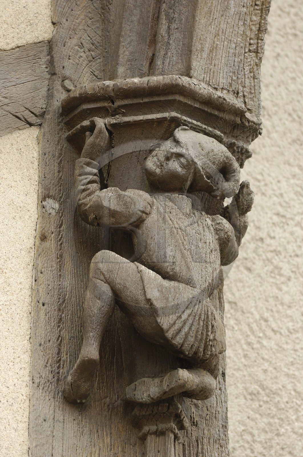 France, Loir et Cher (41), Blois, maison des acrobates du 15è siècle, détail des pans de bois sculptés
