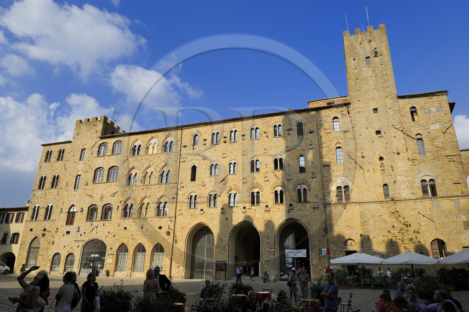Italie, Toscane, Val di Cecina, Volterra, Piazza dei Priori, Palazzo Pretorio du XIIIe siècle