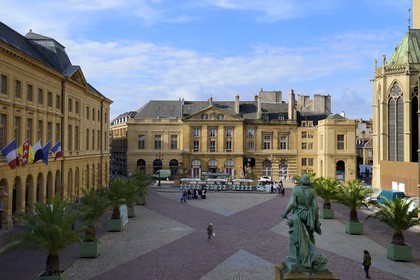 France, Moselle, Metz, the place d'Armes, statue of Marshal Fabert between the city hall and Saint Etienne cathedral right in pierre de Jaumont (stone of Jaumont)
