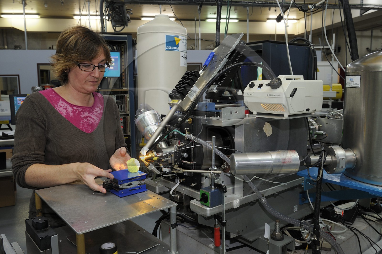 France, Paris (75), Laboratoire du Centre de recherche et de restauration des musées de France (C2RMF), AGLAE l'unique accélérateur de particules dédié au patrimoine, Claire Patheco