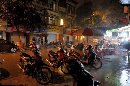 Vietnam, Hanoï, pluie diluvienne