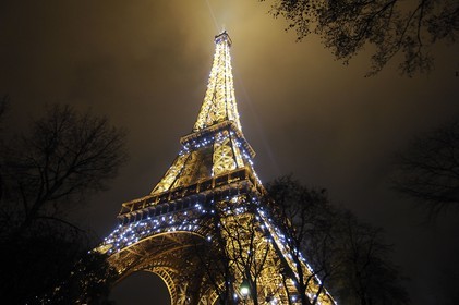 France, Paris (75), la Tour Eiffel illuminée (© SETE-illuminations Pierre Bideau)