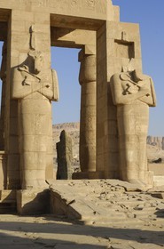 Egypte, Haute Egypte, vallée du Nil, environs de Louxor, nécropole thébaine classée Patrimoine Mondial de l'UNESCO, Thèbes Ouest, temple de Ramesseum