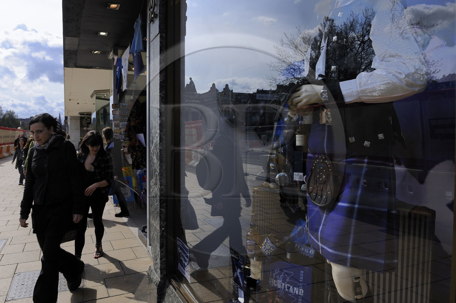 Royaume-Uni, Ecosse, Edimbourg, boutique de kilt et cachemire sur Princes street Royaume-Uni, Ecosse, Edimbourg, boutique de kilt et cachemire sur Princes street