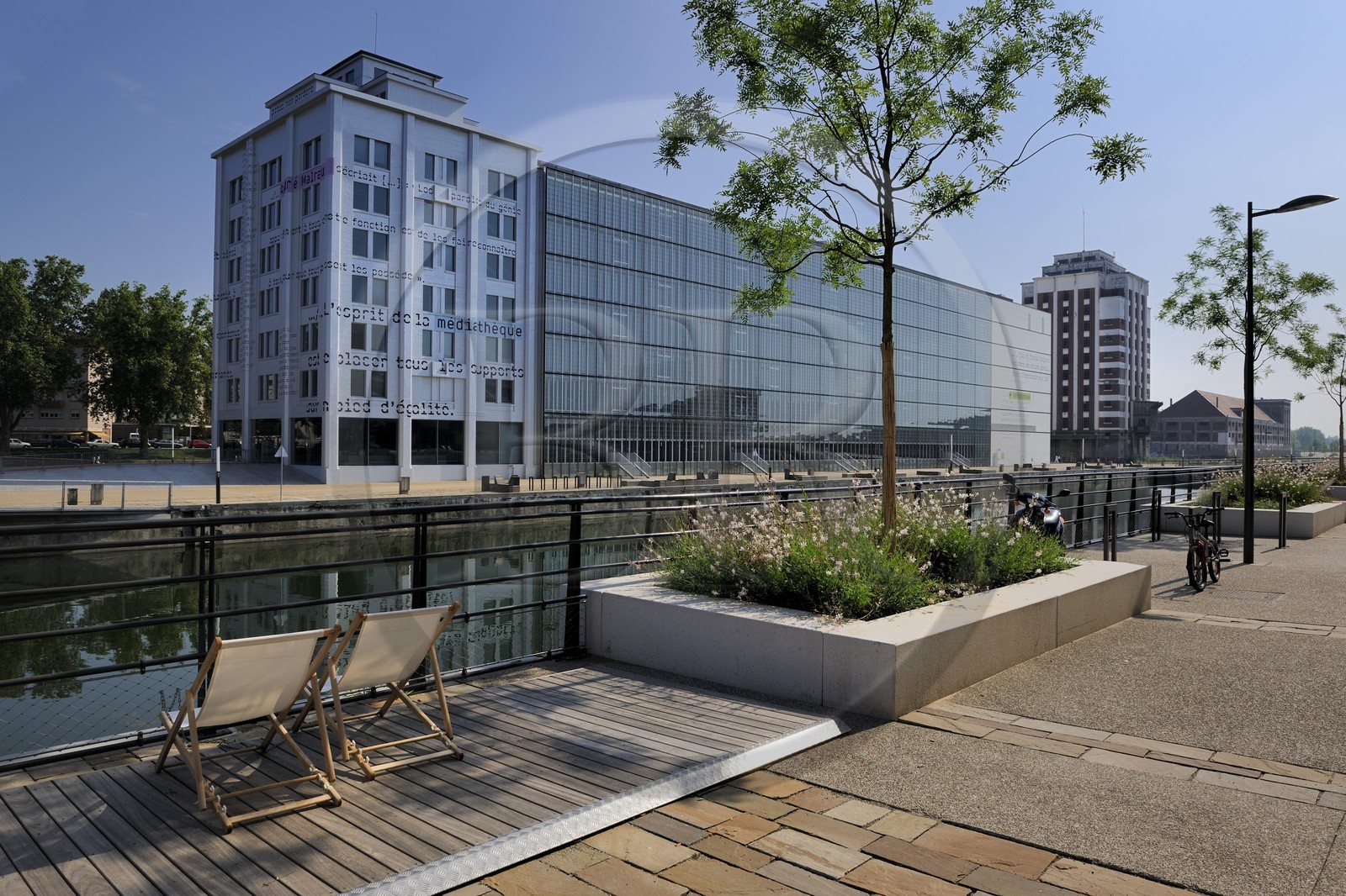 France, Bas-Rhin (67), aménagement du port du Rhin et reconversion du môle du Bassin d’Austerlitz, la médiathèque André Malraux
