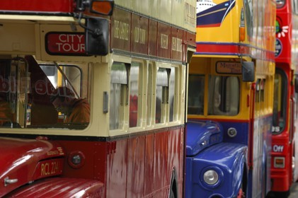 Royaume-Uni, Ecosse, Edimbourg, Bus à Impériale sur Princes street