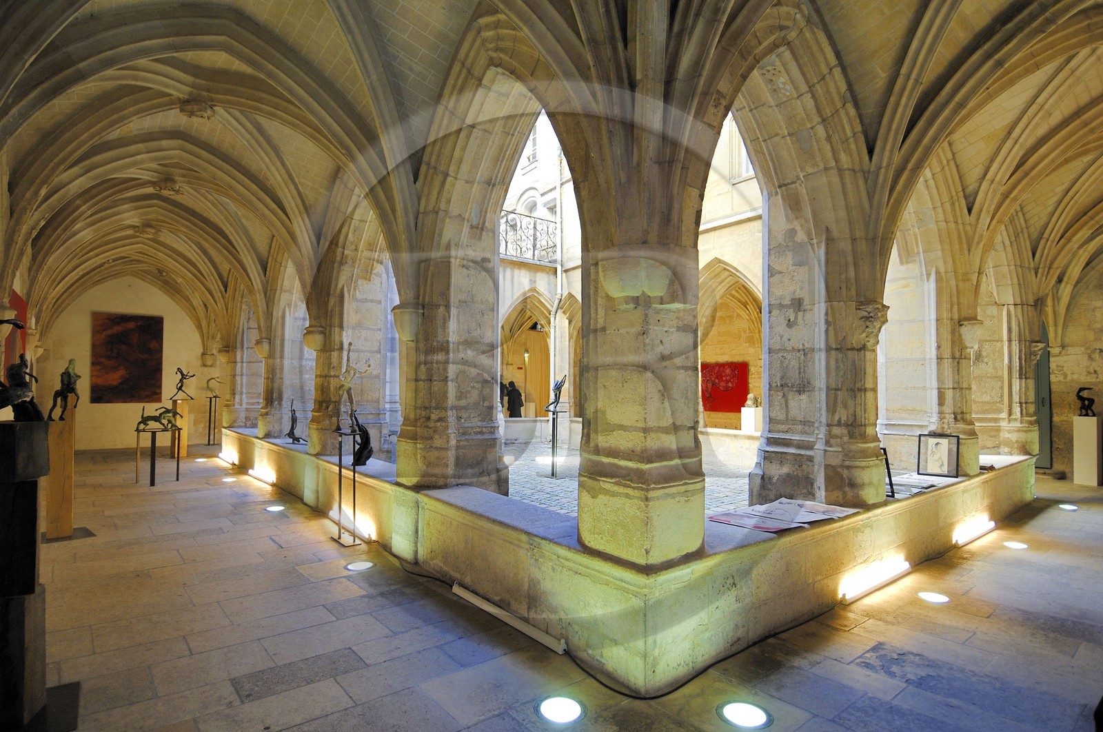 France, Paris (75), quartier du Marais, cloitre des Billettes