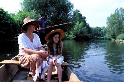 France, Bas-Rhin (67), région d'Ehnwihr, le batelier du Ried, promenade dans les marais du ried