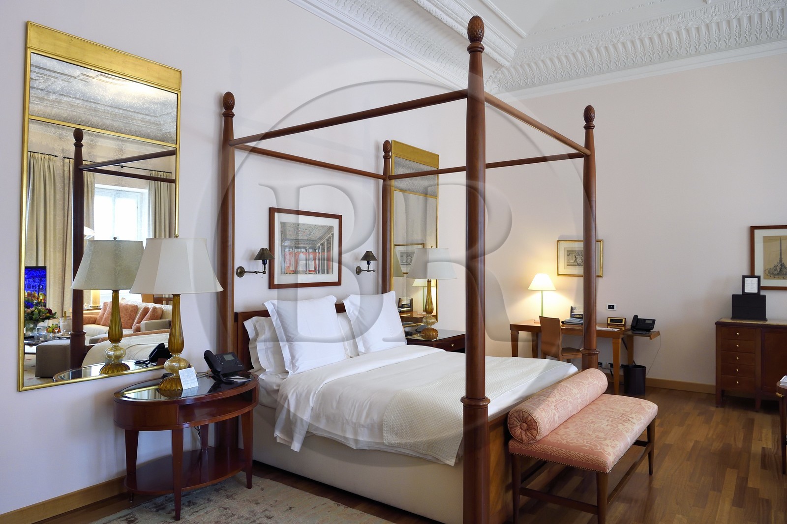 Italie, Lombardie, Milan, Quadrilatère de la Mode (Quadrilatero della moda), Four Seasons Hotel Milano, la suite Renaissance