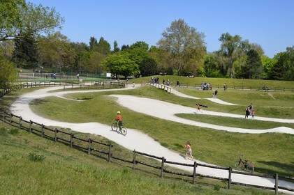 France, Val de Marne, Champigny sur Marne, parc du Tremblay, bicross leisure track