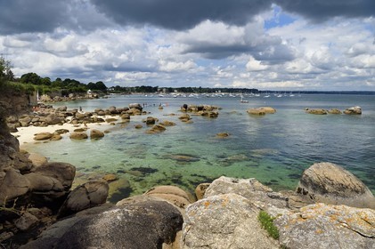 France, Finistere (29), Fouesnant, the coastline towards the Pointe de Beg Meil