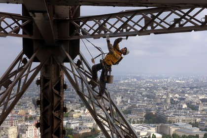 France, Paris (75), peintres de la Tour Eiffel