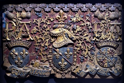 France, Allier (03), ancienne province du Bourbonnais, Moulins, musée départemental et municipal Anne-de-Beaujeu dans l'ancien Pavillon Anne de Beaujeu, panneau aux armes de Pierre II de Bourbon et de Anne de France (fin du XVe siècle)